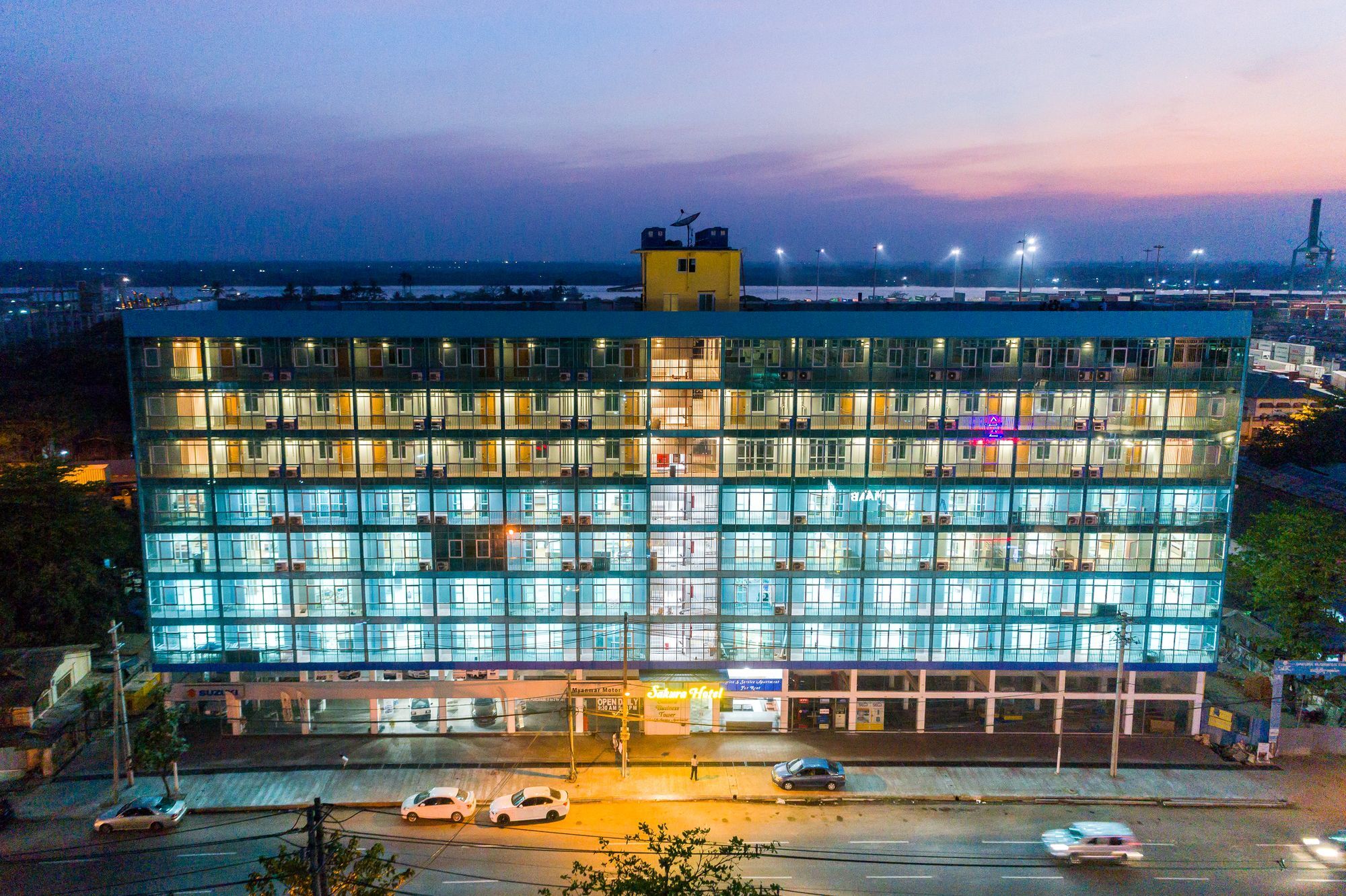 Sakura Hotel Yangon Bagian luar foto